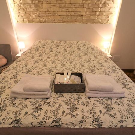 בוקרשט Cozy Old Town Apartment - Free Minibar מראה חיצוני תמונה